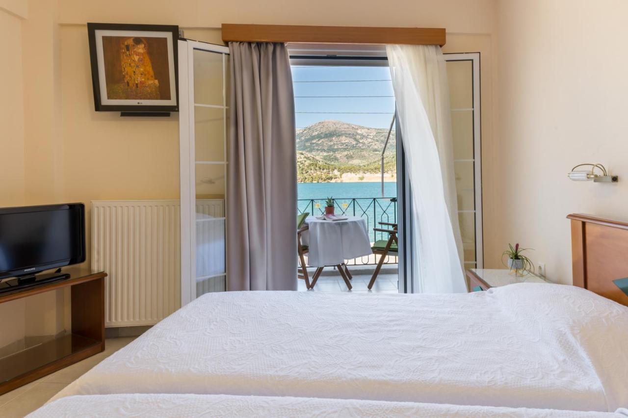 Rouchotas Apartments Argostoli  Exteriör bild