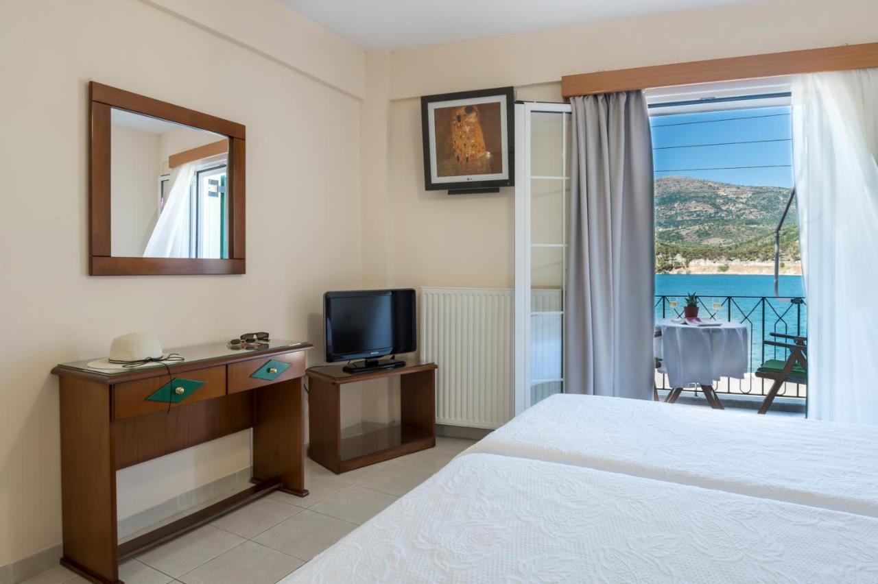 Rouchotas Apartments Argostoli  Exteriör bild