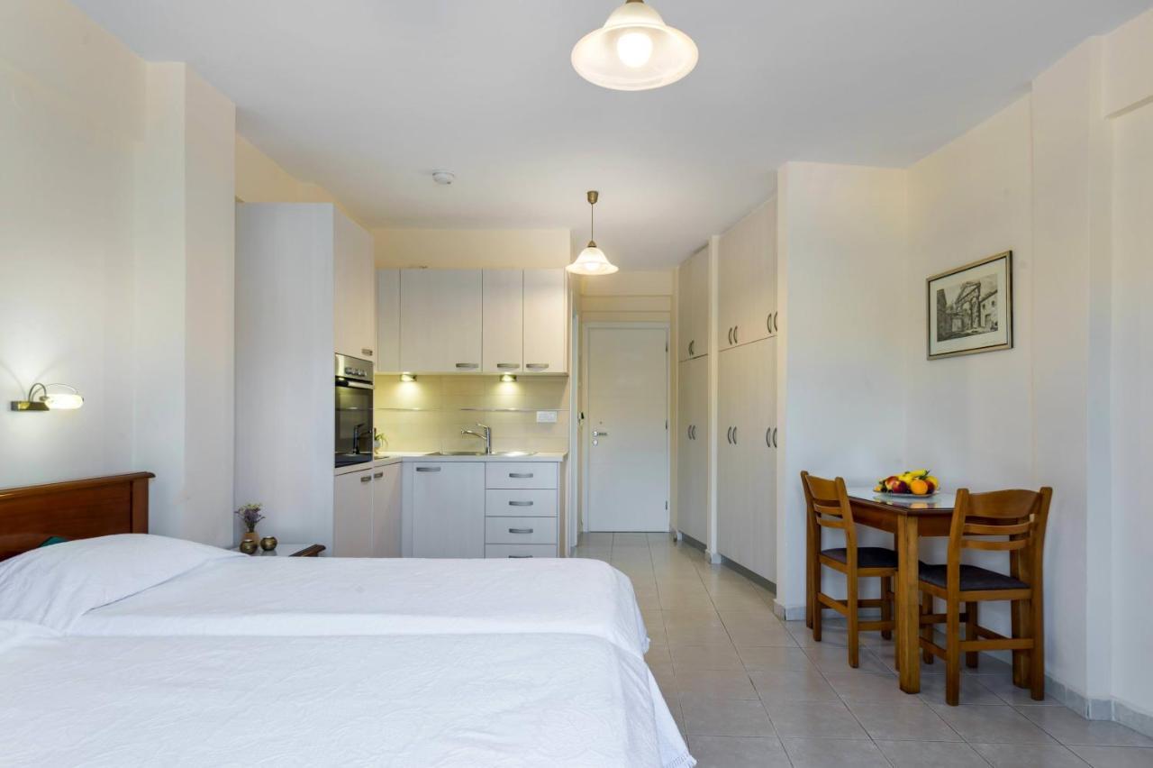 Rouchotas Apartments Argostoli  Exteriör bild