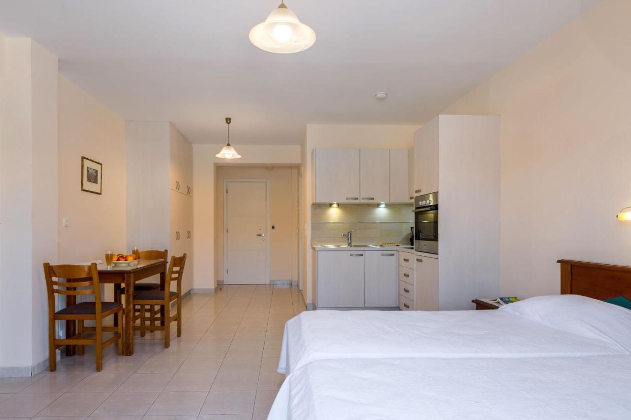 Rouchotas Apartments Argostoli  Exteriör bild