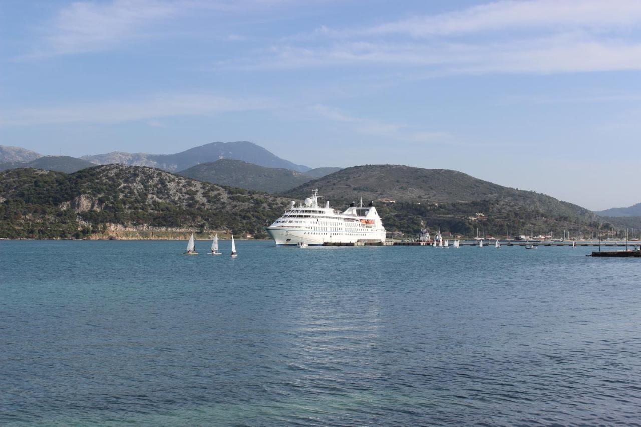Rouchotas Apartments Argostoli  Exteriör bild